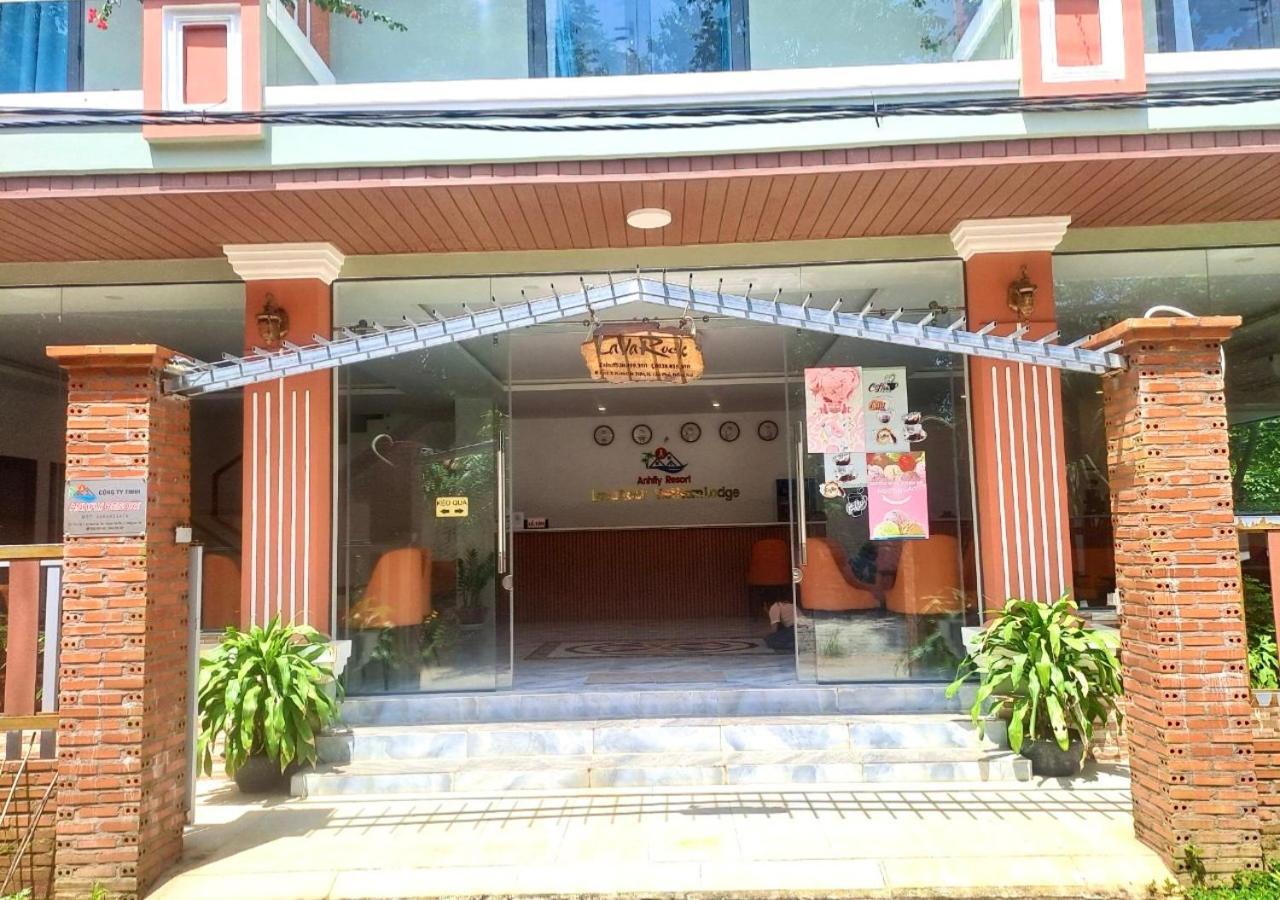Lava Rock Viet Nam Lodge Anhfly Resort Nam Cat Tien Buitenkant foto
