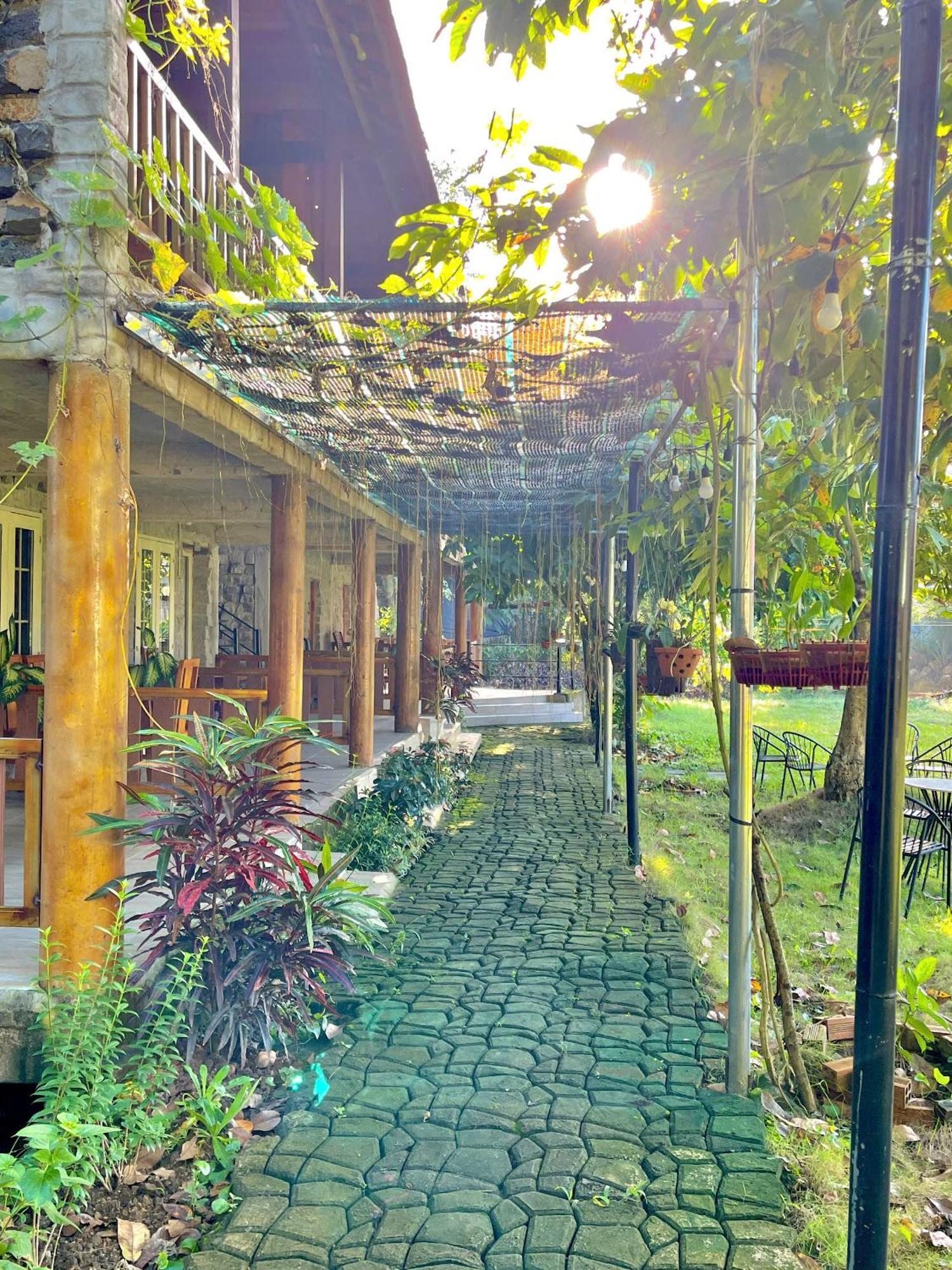 Lava Rock Viet Nam Lodge Anhfly Resort Nam Cat Tien Buitenkant foto