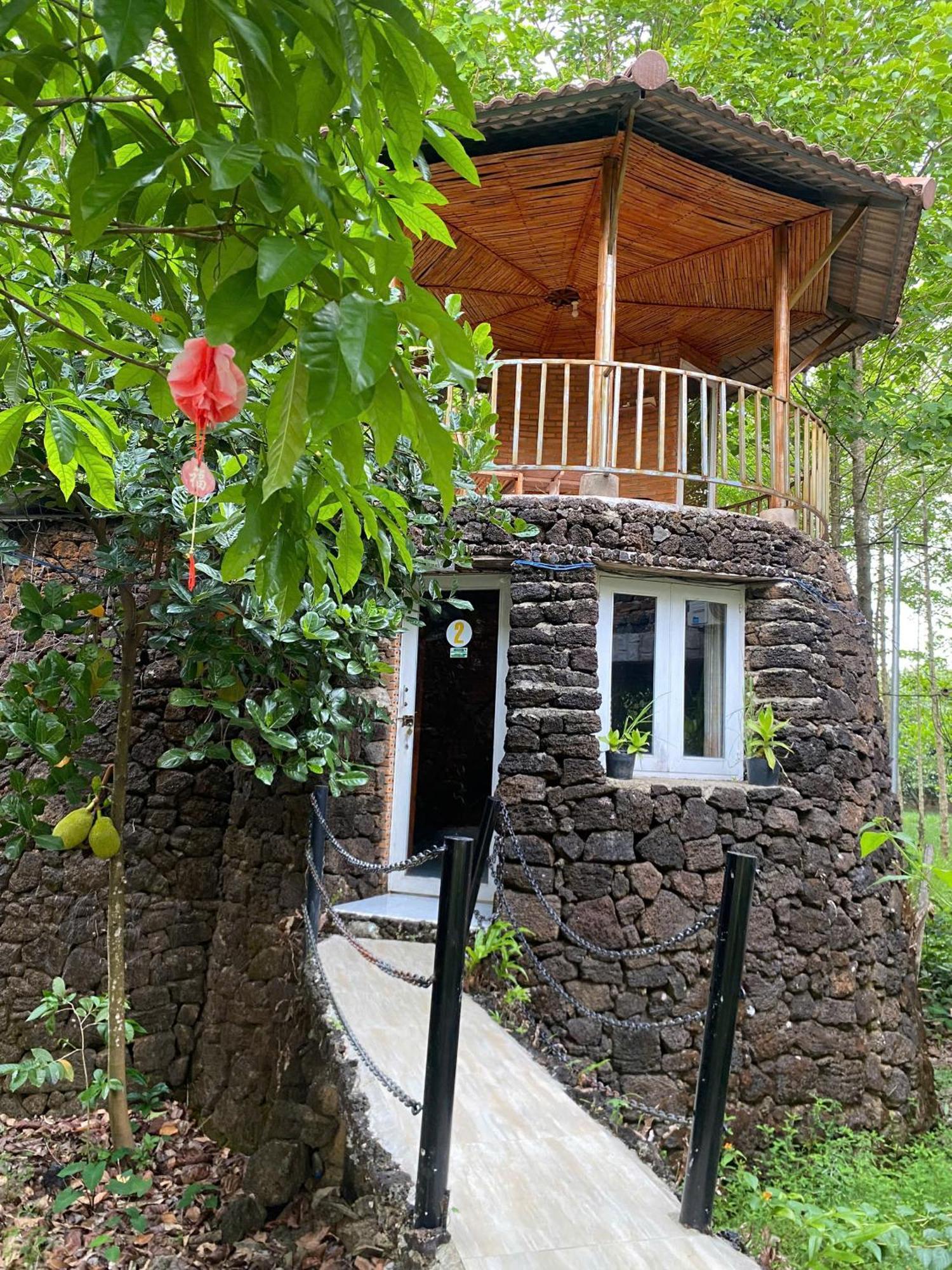 Lava Rock Viet Nam Lodge Anhfly Resort Nam Cat Tien Buitenkant foto