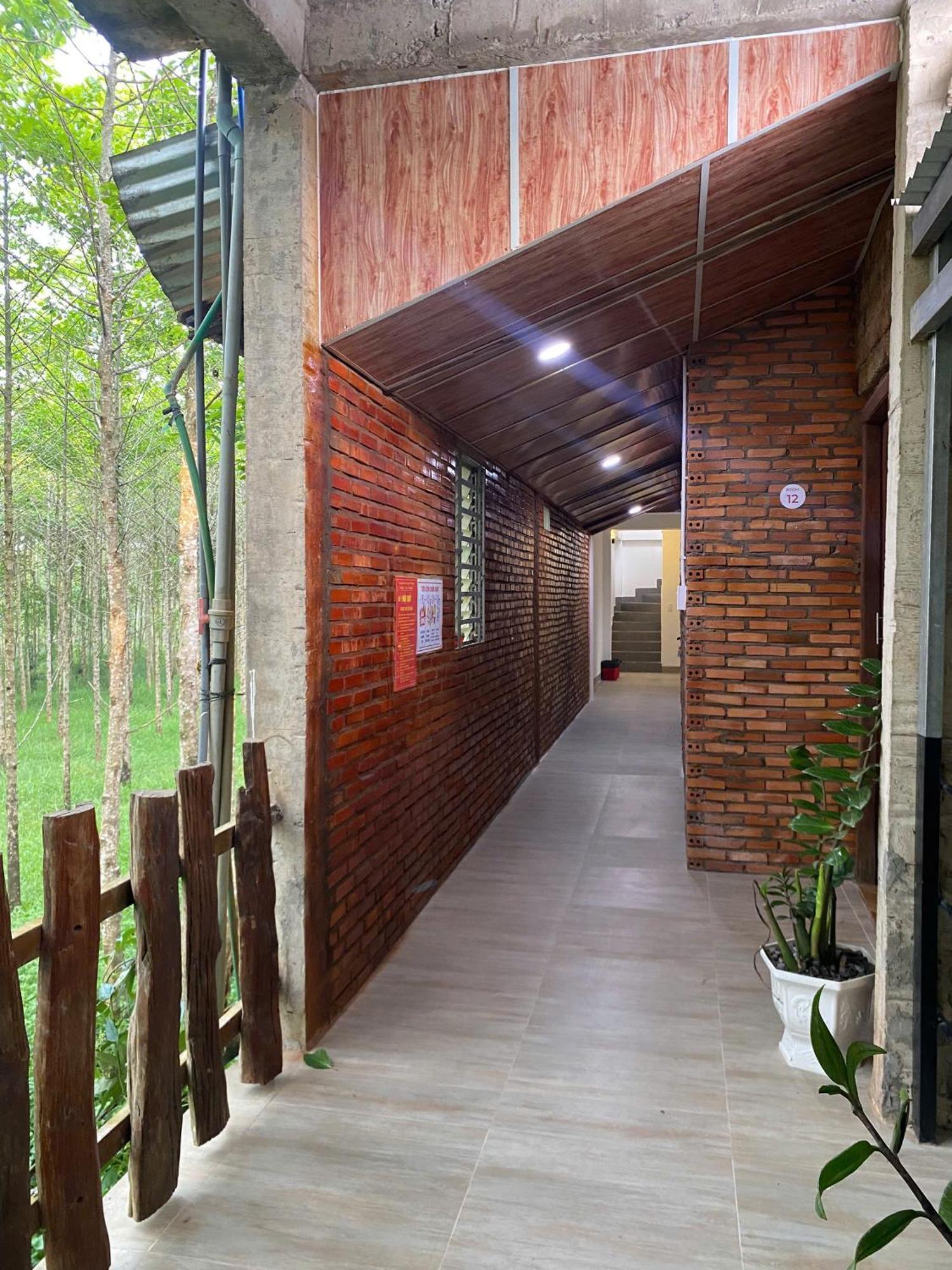 Lava Rock Viet Nam Lodge Anhfly Resort Nam Cat Tien Buitenkant foto